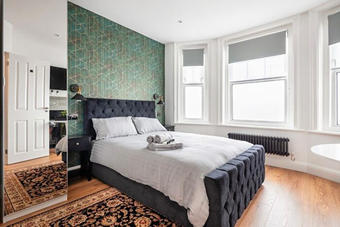 Studio To Rent In Crown Terrace, Cricklewood, NW2