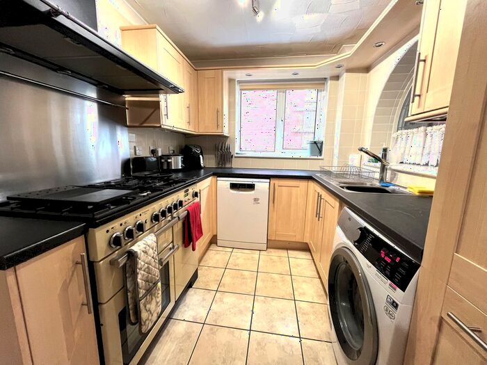 4 Bedroom Property To Rent In Quarry Lane, Exeter, EX2