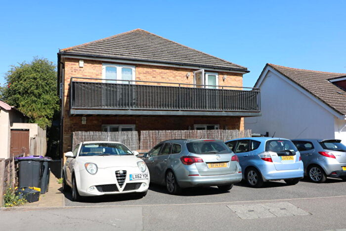 1 Bedroom Flat For Sale In The Approach, Rayleigh, SS6