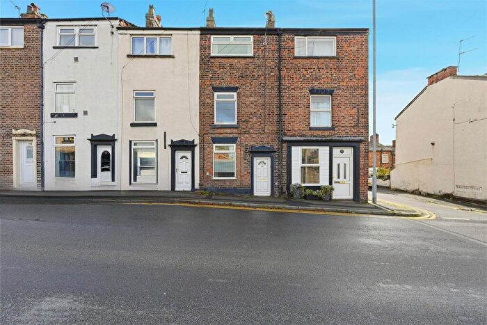 3 Bedroom Terraced House For Sale In Hurdsfield Road, Macclesfield, SK10