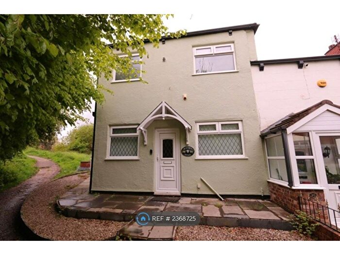 2 Bedroom Semi-Detached House To Rent In Knott Fold, Hyde, SK14