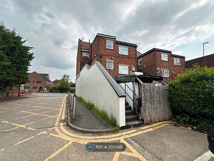 1 Bedroom Flat To Rent In Bridge Street, Pinner, HA5