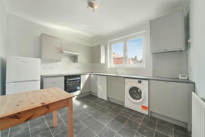 3 Bedroom Maisonette To Rent In Lambton Road, London, SW20