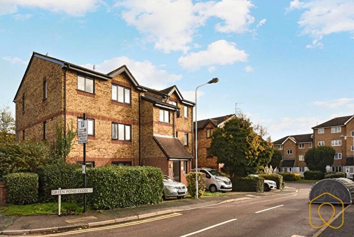 2 Bedroom Flat For Sale In Green Pond Close, London, E17