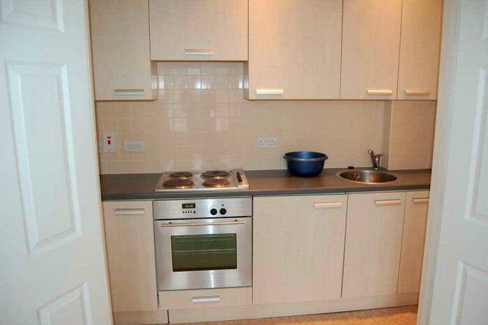 1 Bedroom Apartment For Sale In Chertsey, KT16