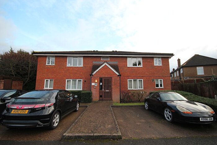 1 Bedroom Flat To Rent In Ranyard Close, Chessington, KT9