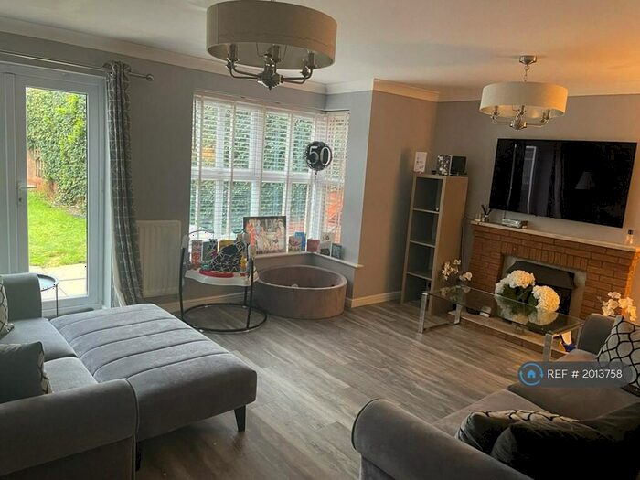 5 Bedroom Detached House To Rent In Bishops Meadow, Sutton Coldfield, B75