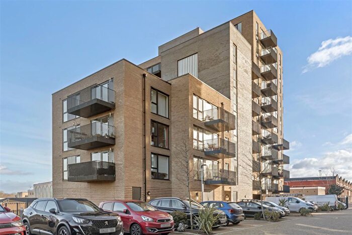 2 Bedroom Flat For Sale In Magnus Heights, Hampden Road, Hornsey, N8