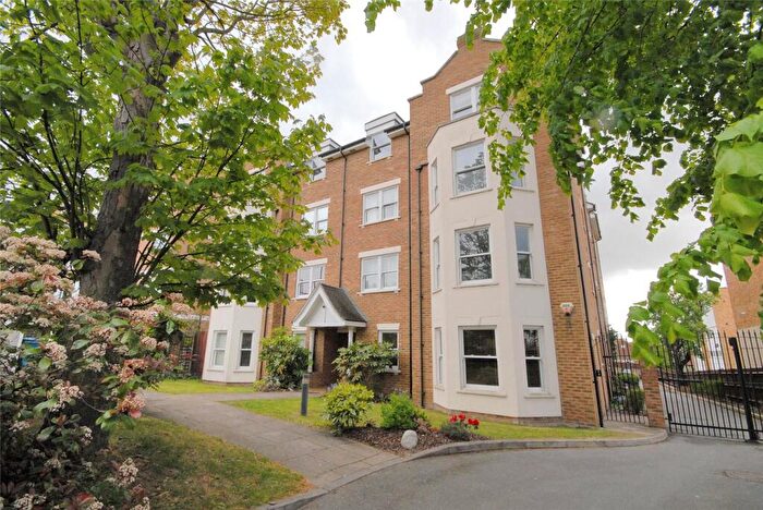 2 Bedroom Apartment To Rent In Belmont Hill, Lewisham, London, SE13