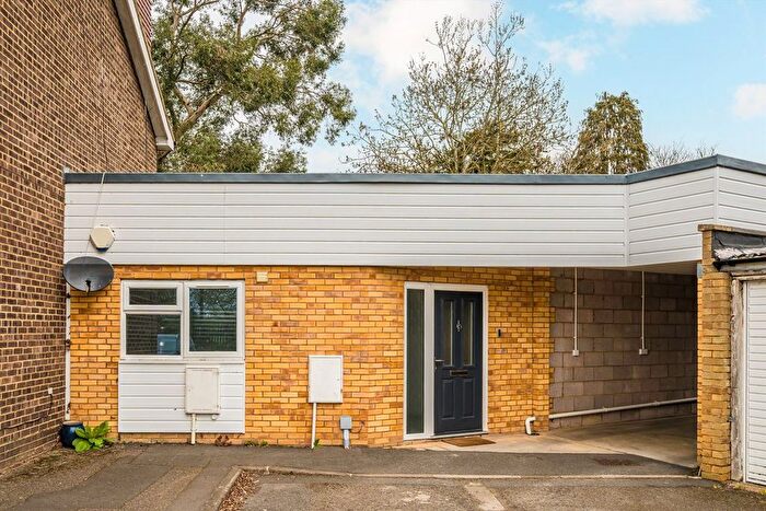 1 Bedroom Bungalow For Sale In Pigeon Lane, Hampton, TW12