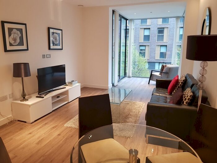 1 Bedroom Flat To Rent In Leman Street, London, E1