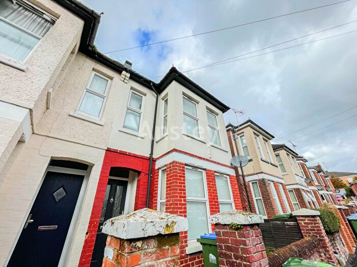 6 Bedroom Semi-Detached House To Rent In Burlington Road, Southampton, SO15