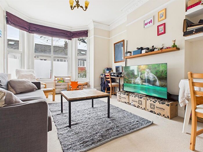 2 Bedroom Flat To Rent In Lorna Road, Hove, BN3