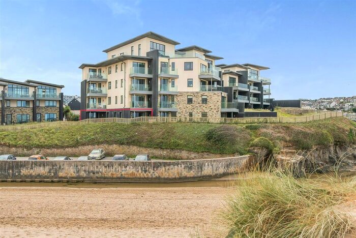 2 Bedroom Flat For Sale In Stones Throw Of The Beach, Perranporth, TR6