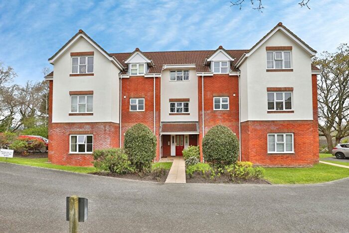 2 Bedroom Flat For Sale In Alder Heights, Poole, Dorset, BH12