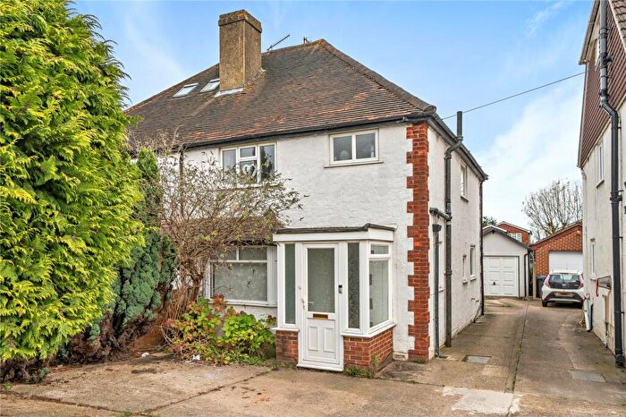 3 Bedroom Semi-Detached House For Sale In Worplesdon Road, Guildford, Surrey, GU2