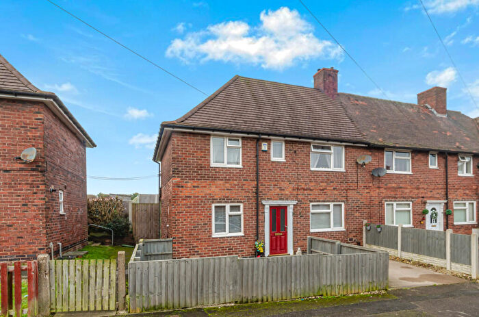 3 Bedroom End Of Terrace House For Sale In Circular Road, Chesterfield, S43