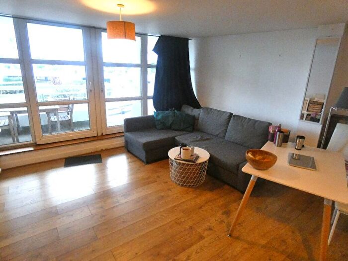 2 Bedroom Apartment To Rent In Pierhead Lock, Manchester Road, London, E14
