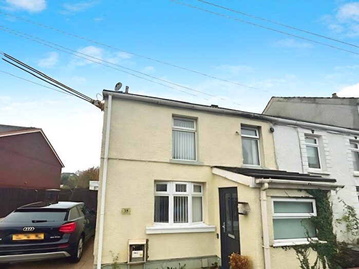 3 Bedroom End Of Terrace House For Sale In Bryn Road, Loughor, Swansea, SA4