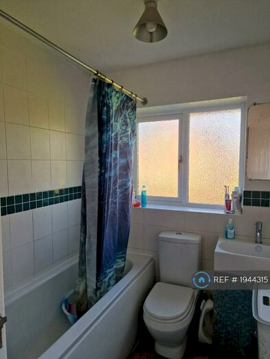 3 Bedroom Semi-Detached House To Rent In Housesteads Drive, Hoole, Chester, CH2