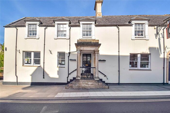 1 Bedroom Apartment To Rent In High Street, Calne, Wiltshire, SN11