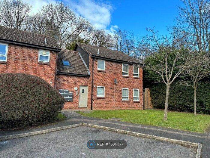 Studio To Rent In Spinney Close, Leicester, LE2