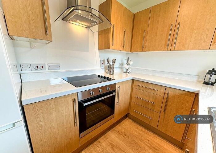 1 Bedroom Flat To Rent In Fairfield Road, East Grinstead, RH19