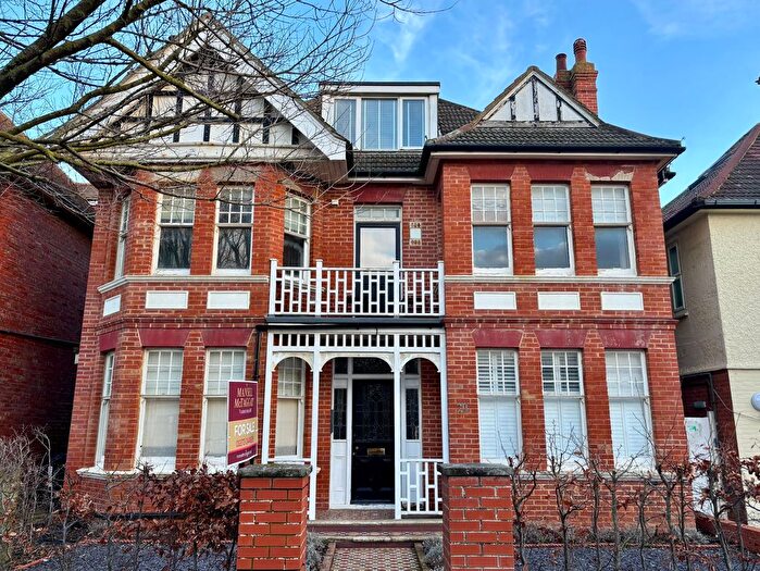 2 Bedroom Flat For Sale In Vallance Gardens, Hove, BN3