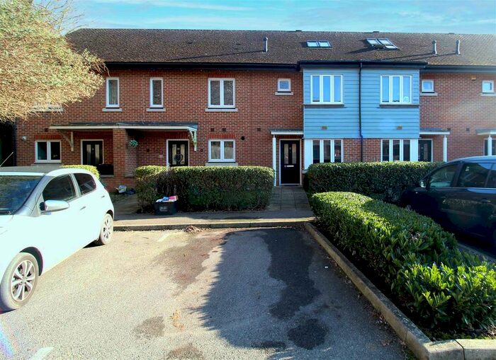 3 Bedroom Property To Rent In Reeds Meadow, Merstham, Redhill, RH1
