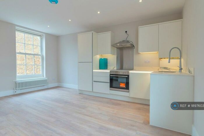 2 Bedroom Flat To Rent In Preston Corner, Faversham, ME13