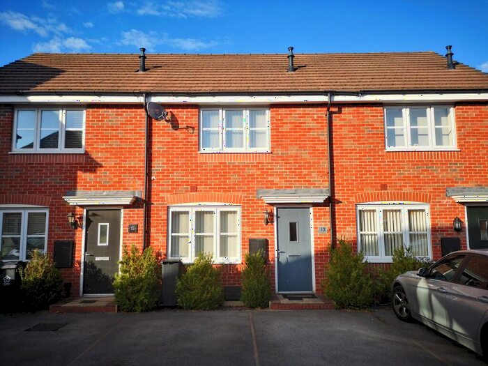 2 Bedroom Town House To Rent In Mallard Close, Aylestone, Leicester, LE2