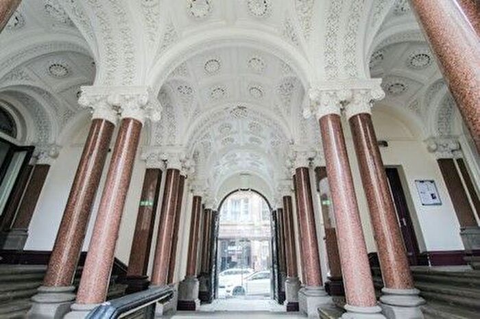 3 Bedroom Flat To Rent In Old Hall Street, Liverpool, L3