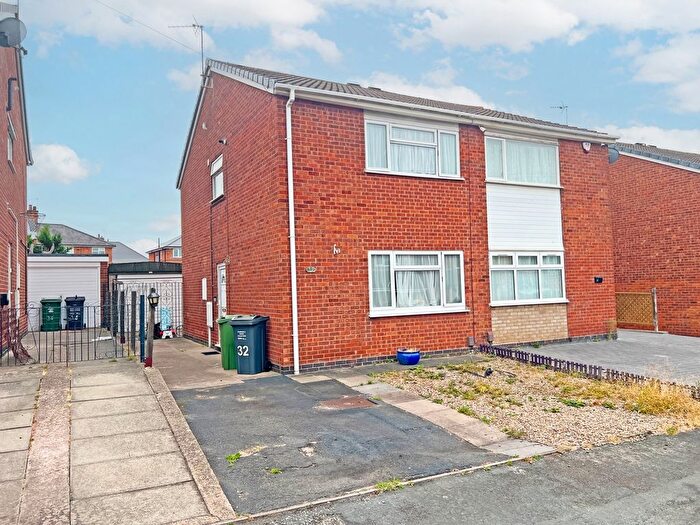 3 Bedroom Semi-Detached House For Sale In Pinewood Avenue, Thurmaston, Leicester, Leicestershire, LE4