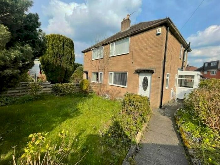 2 Bedroom Property To Rent In Kingswear Crescent, Leeds, LS15