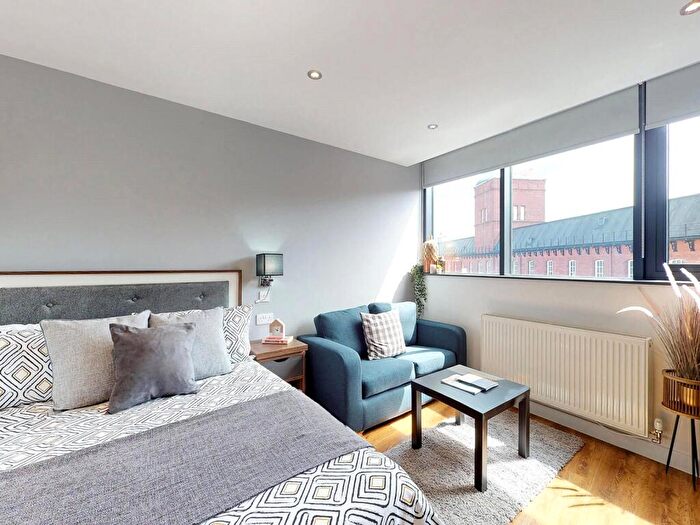 Apartment To Rent In Apt, Ribbon Residence #, LS3