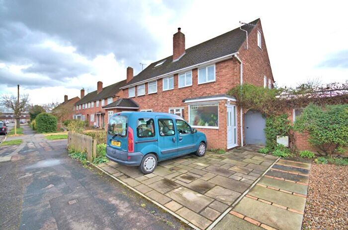 3 Bedroom Semi-Detached House To Rent In Mortlock Avenue, Cambridge, CB4