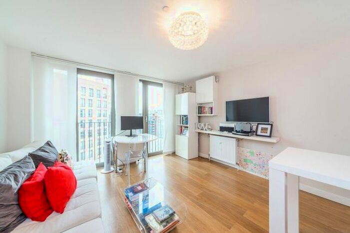 1 Bedroom Flat To Rent In York Way, King's Cross, London, N1C