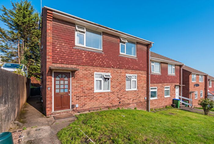 2 Bedroom Ground Maisonette For Sale In Bletchington Court, Lower Park Road, Belvedere, Kent, DA17