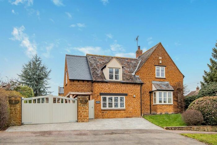 4 Bedroom Detached House For Sale In Main Street, Lyddington, Rutland, LE15