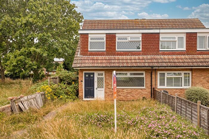 3 Bedroom Semi-Detached House For Sale In Chestnut Drive, Broadstairs, Kent, CT10