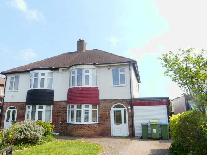 3 Bedroom Semi-Detached House To Rent In Chapel Farm Road, London, SE9