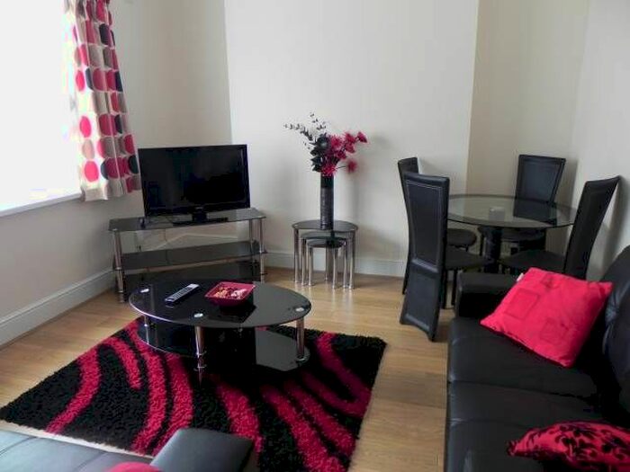 5 Bedroom Property To Rent In Aylesbury Road, Brynmill, Swansea, SA2