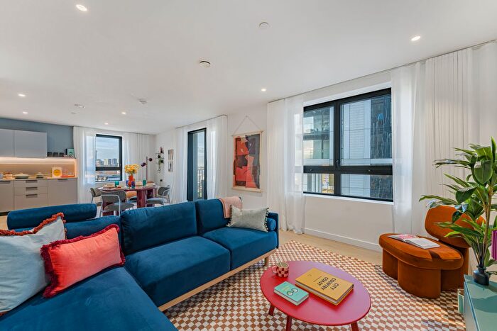 1 Bedroom Flat For Sale In Peninsula Gardens, Greenwich Peninsula, London, SE10