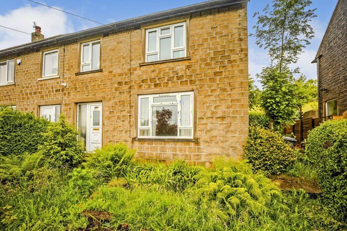 3 Bedroom Semi-Detached House For Sale In Longroyd Crescent, Huddersfield, HD7