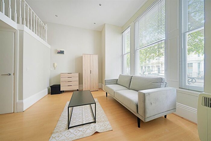 Studio To Rent In Holland Road, Kensington, W14