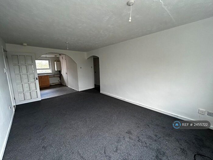3 Bedroom Flat To Rent In Glenhove Road, Cumbernauld, Glasgow, G67