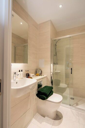 2 Bedroom Apartment To Rent In Silvertown Way, London, E16