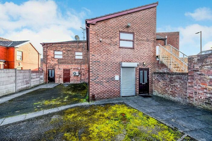 2 Bedroom Flat To Rent In Ormskirk Road, Wigan, Greater Manchester, WN5