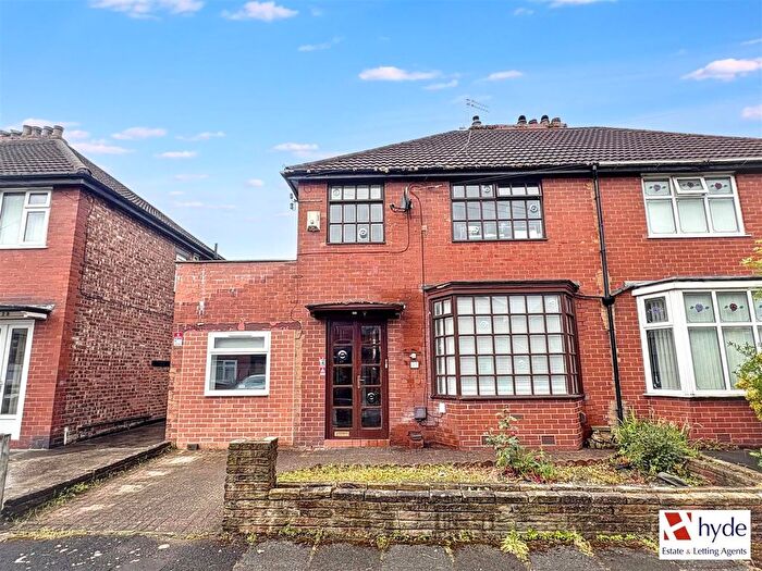 3 Bedroom Semi-Detached House For Sale In Oldfield Road, Prestwich, Manchester., M25