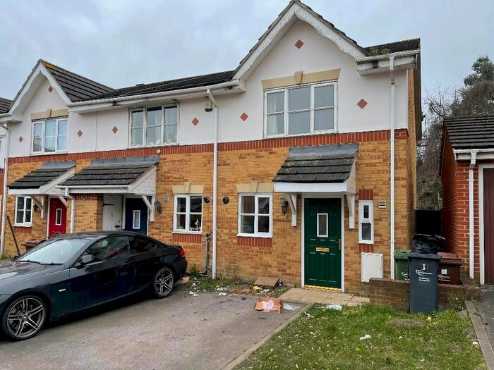 2 Bedroom Property To Rent In Odell Close, Barking, Essex, IG11